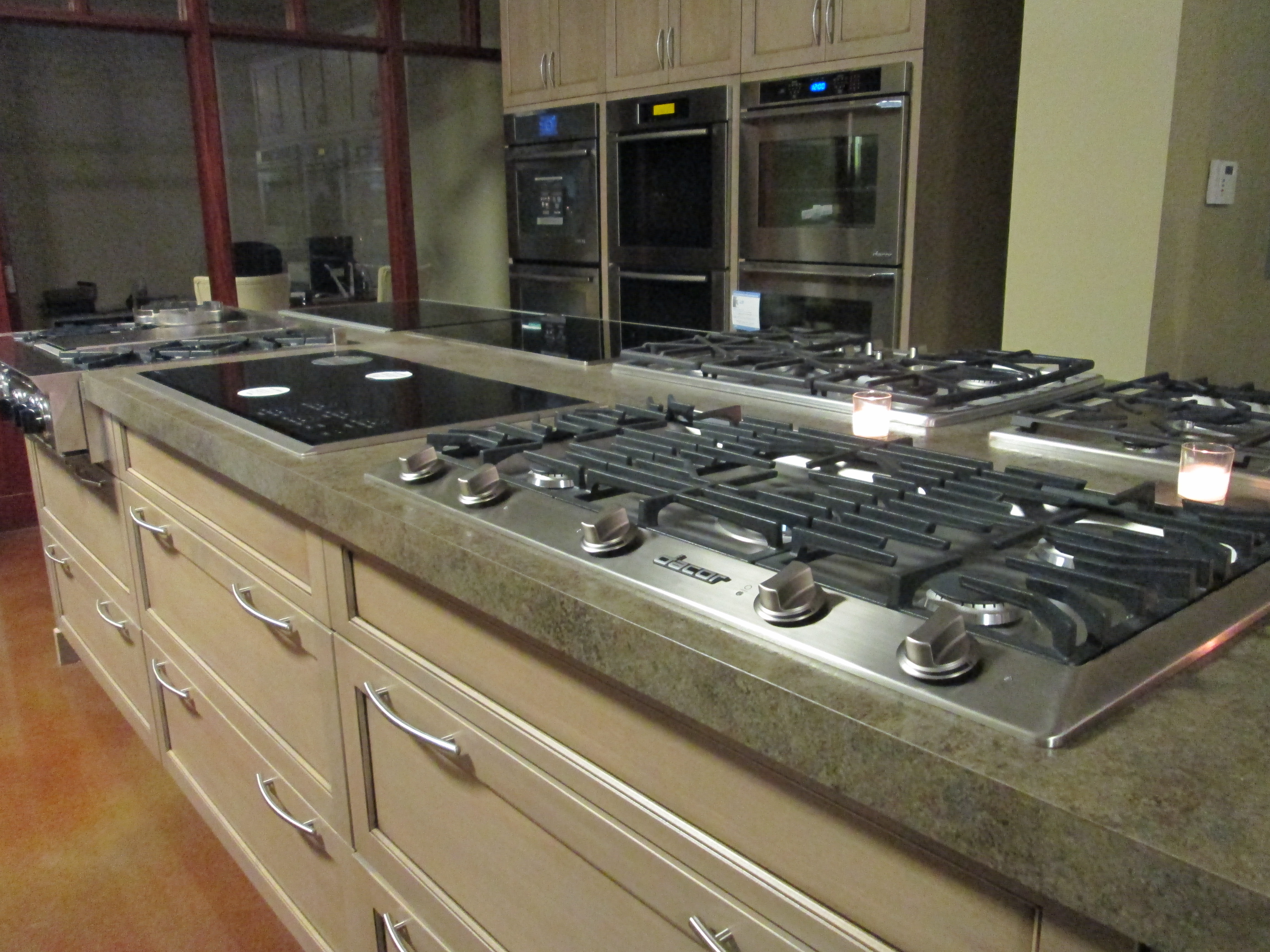 Cooktops at Signature Appliance Center