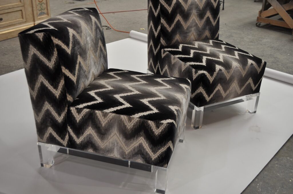 Schumacher fabrics Chevron Shock Wave in Platinum and Jet