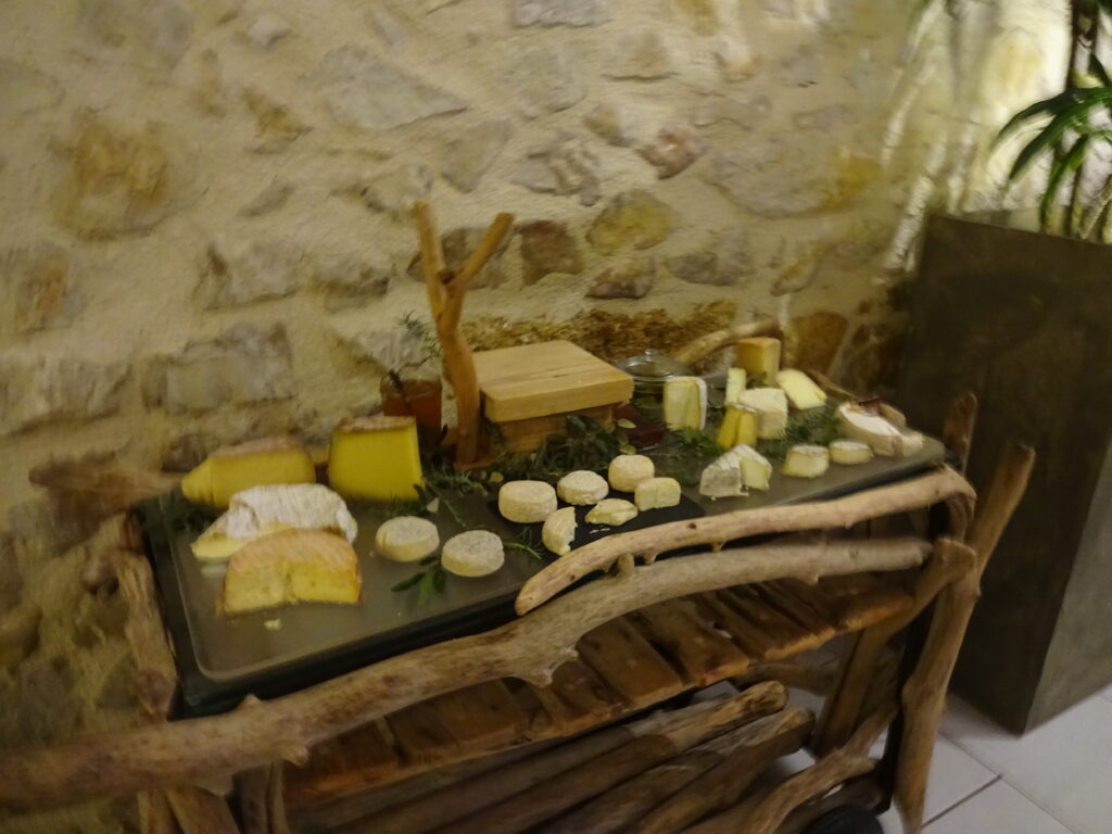 Cheese cart at Entre Vigne et Garrigue