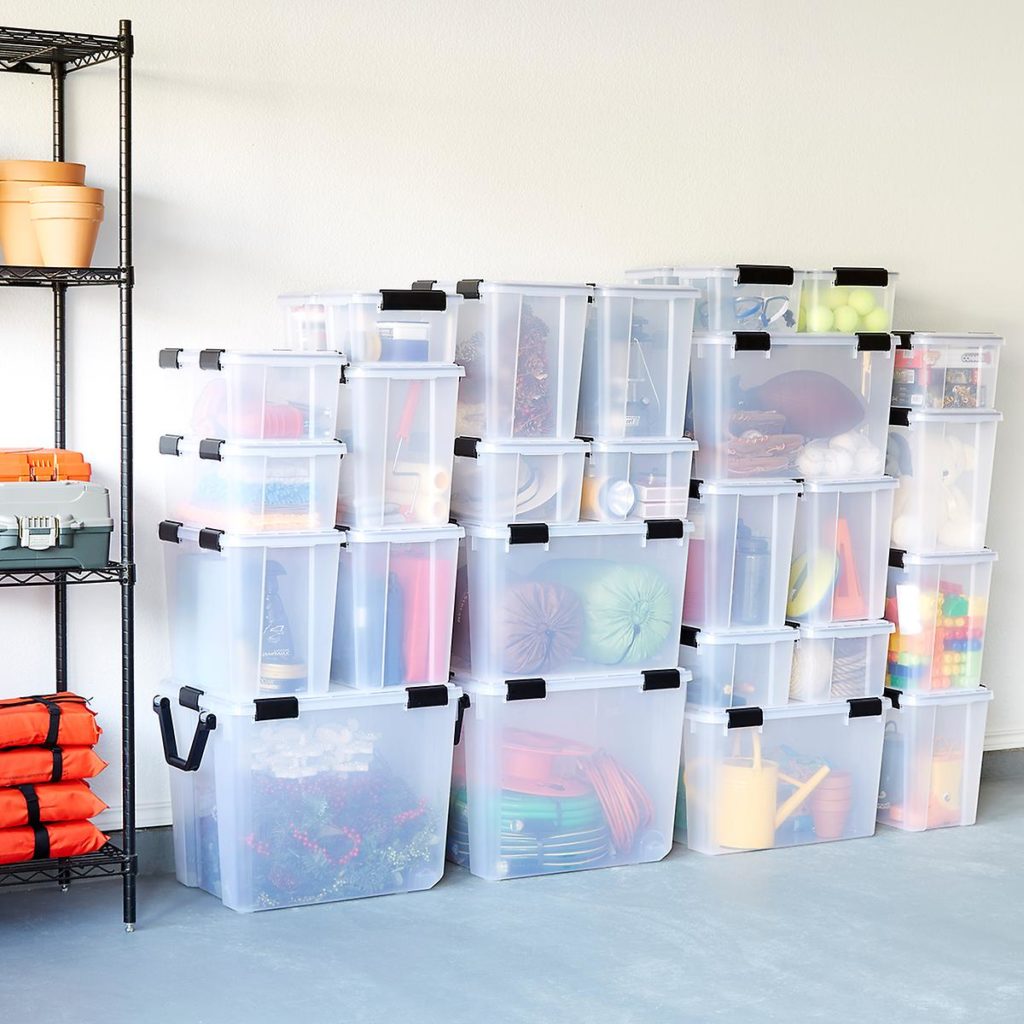 Plastic storage containers